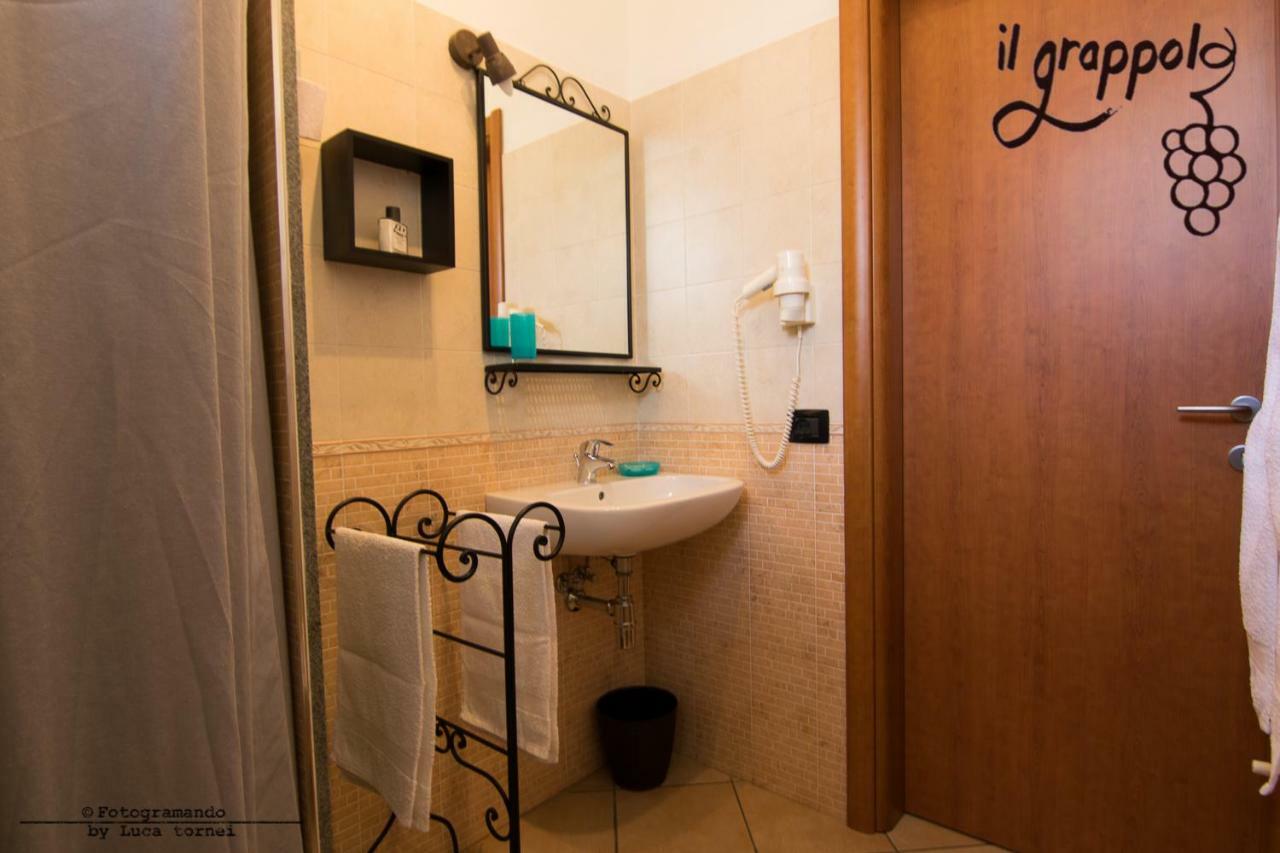 B&B Il Grappolo Foresteria Lombarda Sirmione Exteriör bild