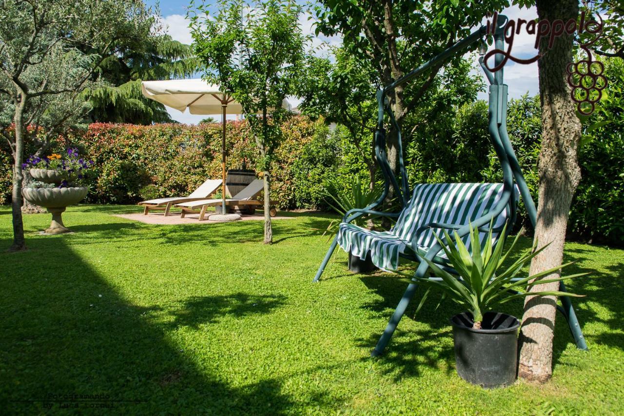 B&B Il Grappolo Foresteria Lombarda Sirmione Exteriör bild