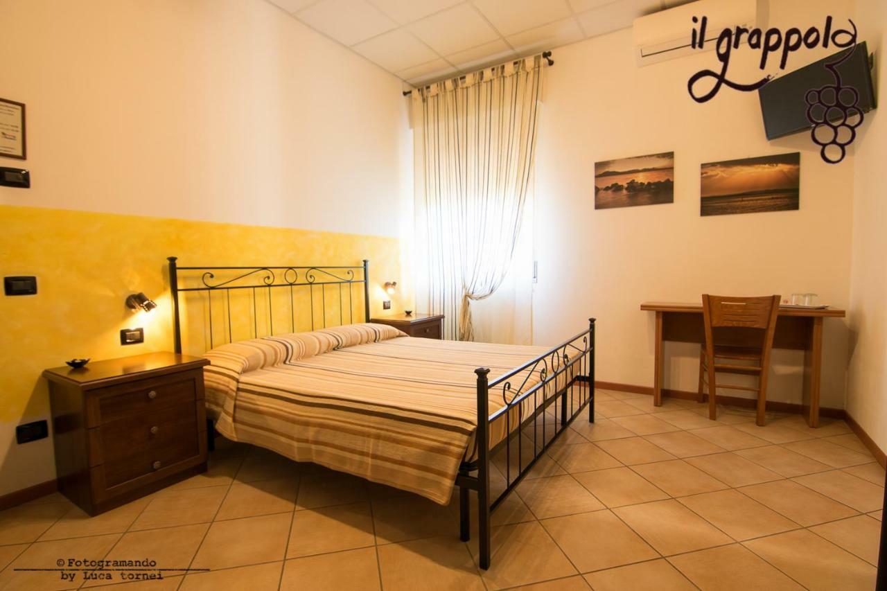 B&B Il Grappolo Foresteria Lombarda Sirmione Exteriör bild