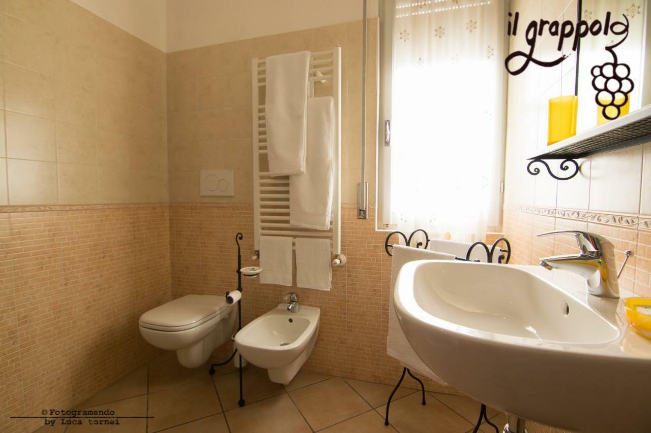 B&B Il Grappolo Foresteria Lombarda Sirmione Exteriör bild